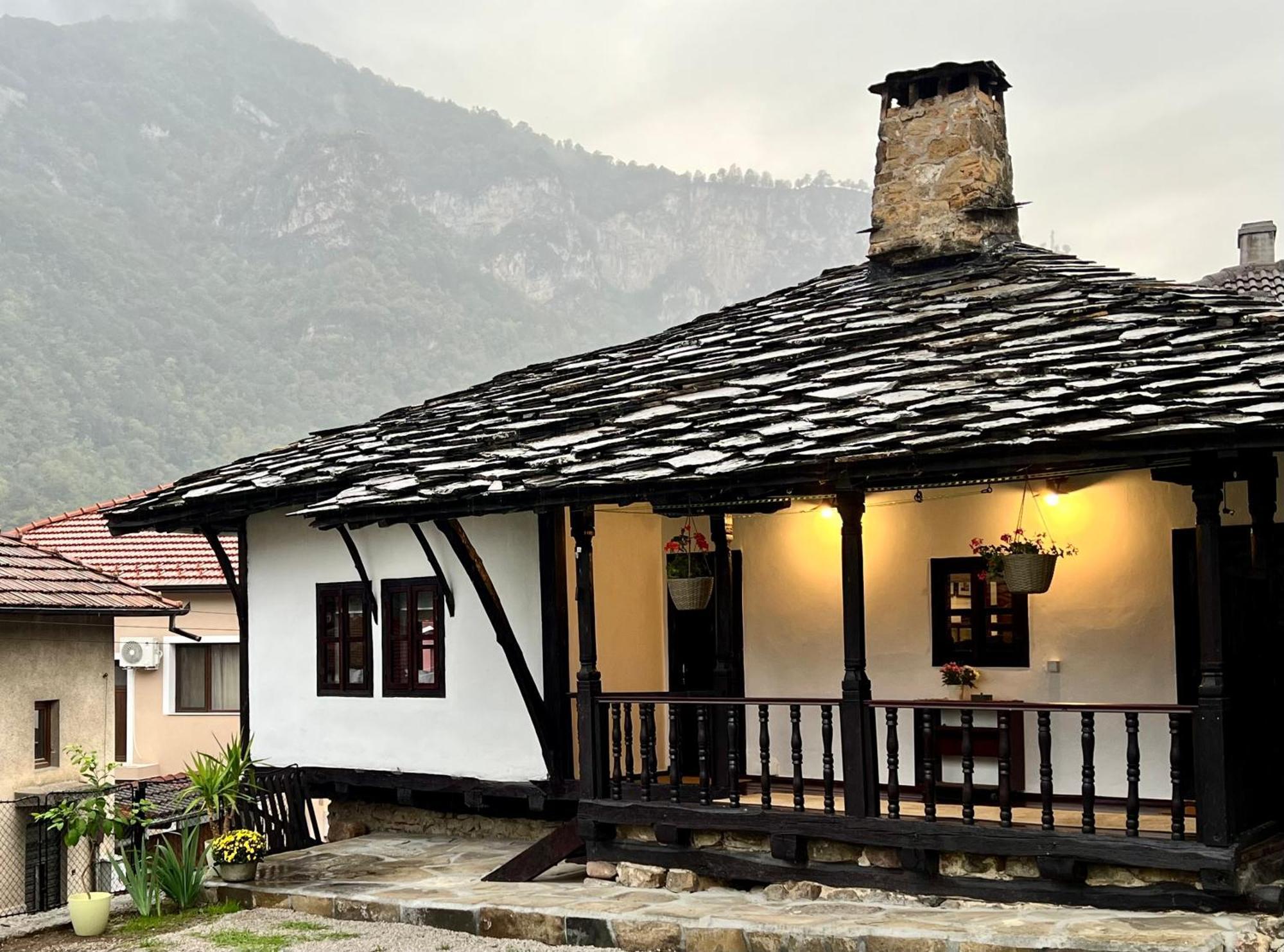 Туйковата Къща Tuikov'S House Тетевен Екстериор снимка